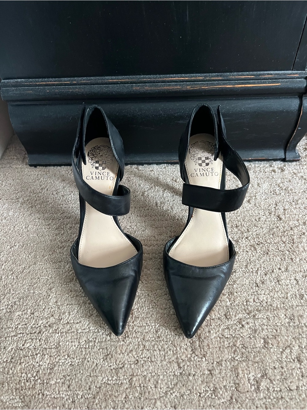 Vince Camuto Black Pointed-Toe Ankle-Strap Pumps with Single Strap